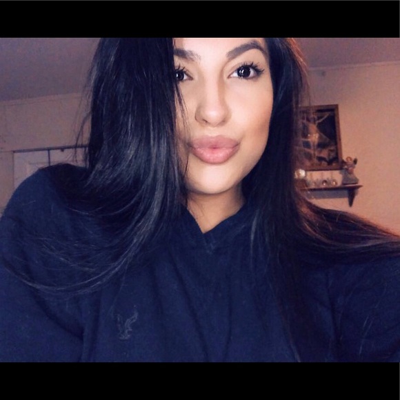 Meet your Posher, Anissa - Picture 1 of 1